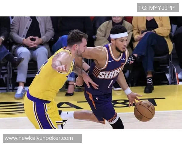 布克全力以赴砍下38分却难救主球队失利表现令人心疼